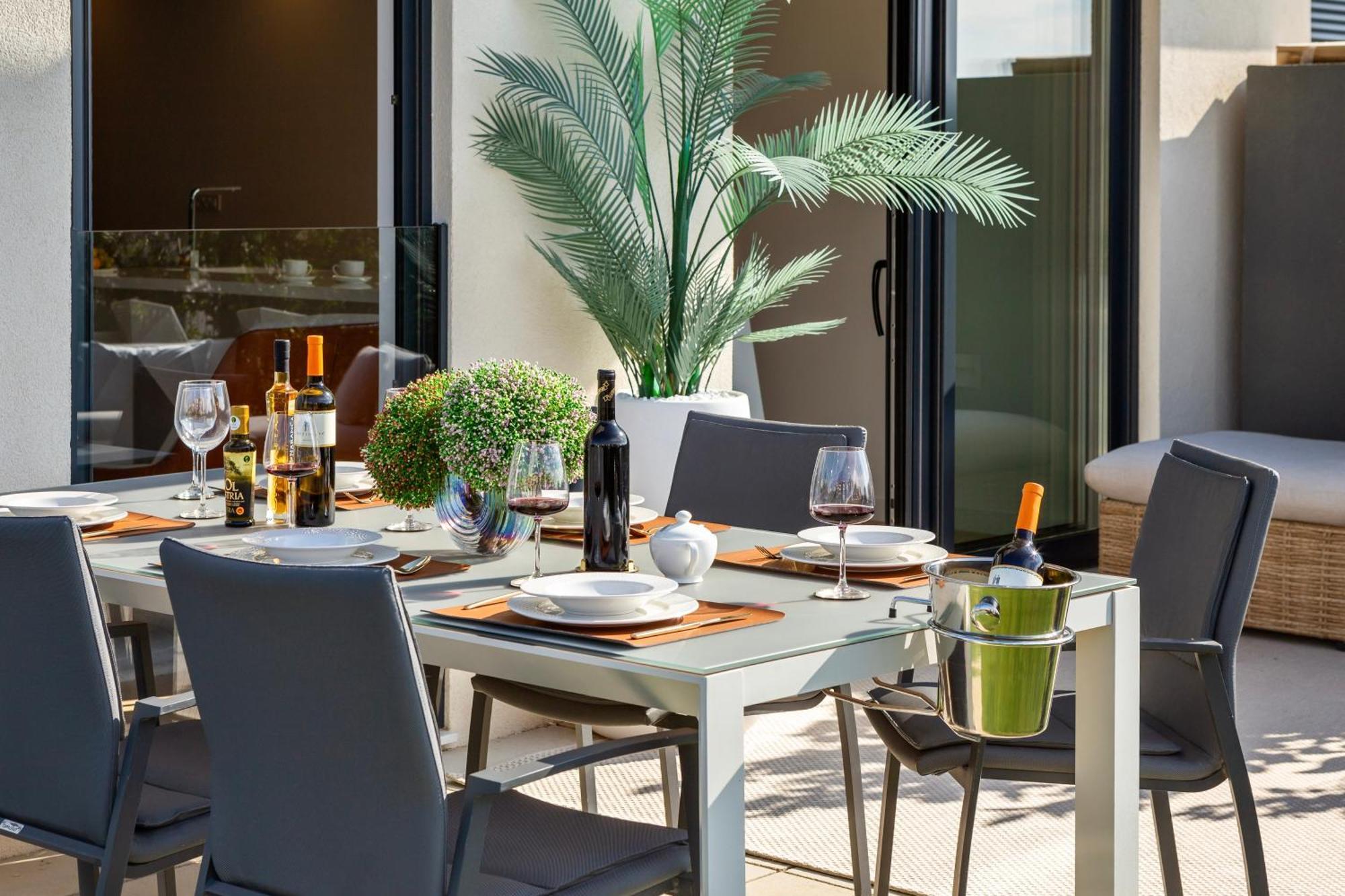New Luxury Apartment With Private Heated Pool And Amazing Terrace With Seaview Split Eksteriør bilde